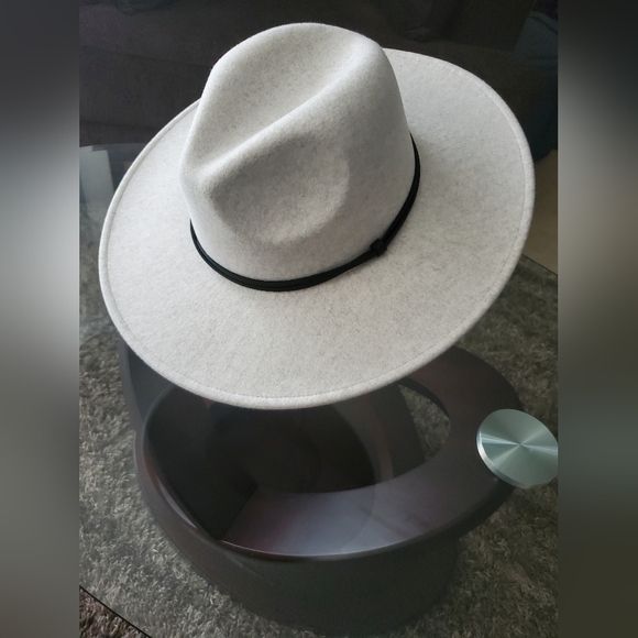 Hat - Picture 2 of 3